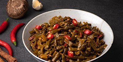 螺螄粉被“中傷”？酸豆角加工讓人大開眼界